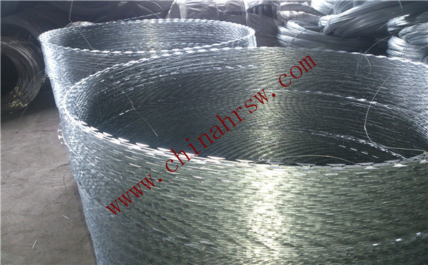 304不銹鋼雙螺旋刀片刺繩 304不銹鋼雙螺旋刀片刺繩