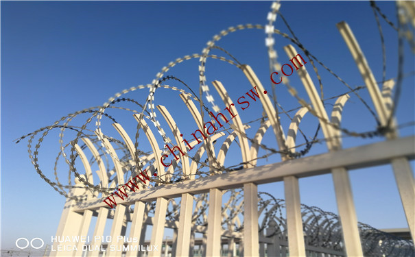 刀片刺繩安裝效果實(shí)拍圖 刀片刺繩安裝效果實(shí)拍圖